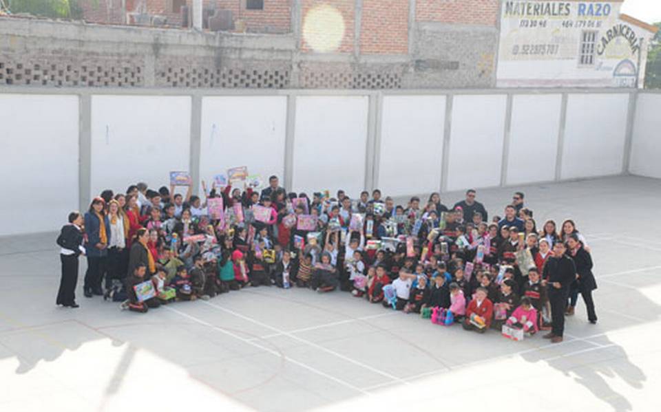 Llevan alegría a niños de la Escuela Club de Leones - El Sol de Salamanca |  Noticias Locales, Policiacas, de México, Guanajuato y el Mundo